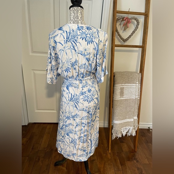 Floral maxi dress - Picture 2 of 4